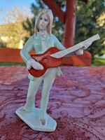 Aquincumi porcelán "Gitáros lány" 17 cm magas, hibátlan állapotban