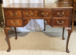 Queen  Anne / Chippendale/ stílusú íróasztal