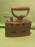 Antik szenes vasaló