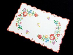 Kalocsai mintával hímzett terítő 47 x 30 cm