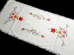 Kalocsai mintával hímzett terítő, futó 85 x 37 cm