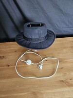 Asztali lámpa egyedi kalap búrával