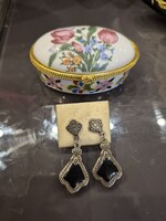 Fülbevaló ajándék tartóval