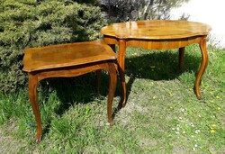 Restaurált neobarokk, bécsi barokk asztal.