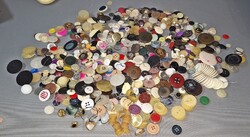 Vintage vegyes gomb csomag 2-300 darab , 529 gramm  2.