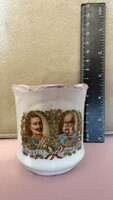 ​I. világháborús porcelán emlékcsésze Ferenc József és Vilmos császár portréjával