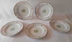 Hollóházi SCARBANTIA zöld-arany kézzel festett porcelán Süteményes tányér Kistányér 5 db együtt 19cm