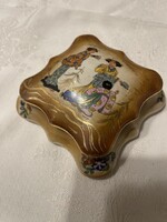 Álom szép Alt Wien porcelán bonbontartó Keleti életképpel.