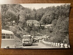 Fotó Ikarus autóbusszal,  1960–70-es évekből.