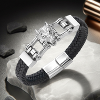 Bikers farkas fekete bőr férfi karkötő