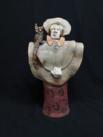 DT/564 – Vertel Andrea – Kalapos hölgy macskával 2. - figurális kerámia (46 cm)