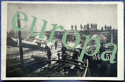 Pancsova - Az elsüllyedt MFTR Margit gőzös kiemelése, 516-os uszály munkásokkal - fotó képeslap 1908