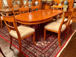 6 db cseresznye színre pácolt, polgári vagy hagyományos enteriőrökbe illő szék+ étkezőasztal