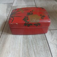 Szép régi festett fa doboz (13,2x10x6 cm)