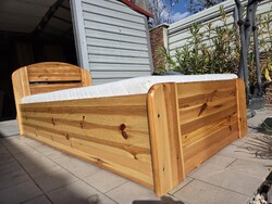 Eladó egy ANIKÓ GÁZRÚGÓS,  ágynemütartós fenyő ágy +ALOE VERÁS  matrac, dupla kókusz betéttel.