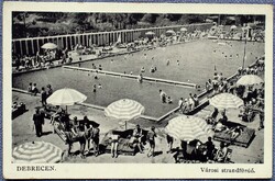 Debrecen - Városi strandfürdő , medence - régi képeslap       Karinger , Bp