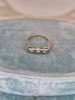 Art deco antik arany gyűrű 3 brillel és kézi véséssel