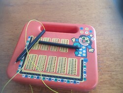 Retro elektronikus szorzó tábla játék