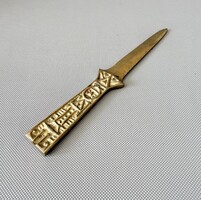 Iparművészeti sárgaréz levélbontó – Retro asztali dísz, 16 cm
