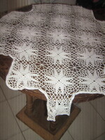 Gyönyörű horgolt terítő