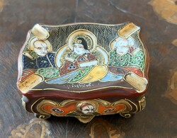 Japán porcelán cigaretta tartó, hamustál tetővel