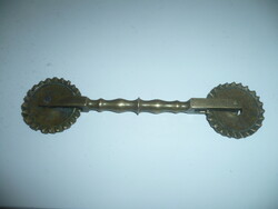 Régi réz kétfejes derelyevágó