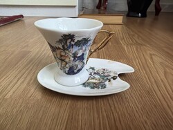 Gyönyörű gyűjteménybe való kávés csésze tányérral.