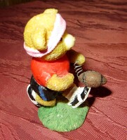 Régi amerikai focilabdát rúgó maci 6 x 3 cm Ryan