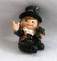 Régi miniatűr kerámia kéményseprő figura szerencsehozó tárgy 4,5 cm