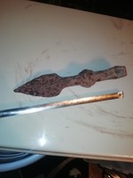 Antik lándzsahegy vagy valami más a képeken látható állapotban