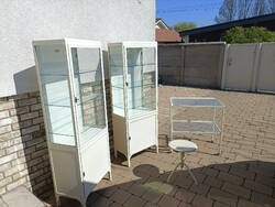 Orvosi szekrény vitrines  asztal szék