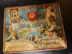 1900 körül, gyönyörű Nissin egyiptomi cigarettás fémdoboz, jó állapotban