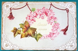 Antik dombornyomott üdvözlő képeslap - Borostyán virágkoszorúval - 1913-ból