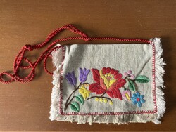 Régi hímzett ballagási tarisznya 13x18 cm