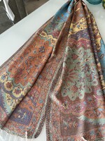 Selyem és kashmir anyagú sál gyönyörű színekkel és mintával, 200 x 70 cm