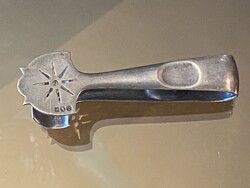 JELZETT, RÖVID, ALPAKKA CUKORFOGÓ CSIPESZ 8.5 CM