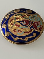 Nagyméretű kelta bross tűzzománc technikával, Tara Ware dizájn, 5,6 cm átmérő