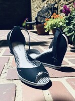 Tommy Hilfiger Vanessa , sötétkék női telitalpú szandál!