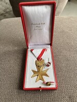 Osztrák Köztársaság arany érdemkereszt eredeti dobozában