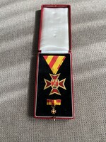 Osztrák parancsnoki arany érdemkereszt minivel  dobozában