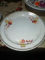 Hollóházi porcelán tányér 22.a képeken látható állapotban.Több száz Aukció és Akció