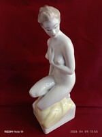 Hollóházi kézzel festett női akt PORCELÁNFIGURA - Tavaszi szél
