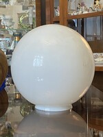 NAGYMÉRETŰ, GÖMB ALAKÚ OPÁL ÜVEG LÁMPABÚRA 23 CM