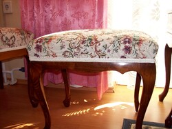 Kecses elegáns diófa neobarokk ülőke puff, goblein huzattal