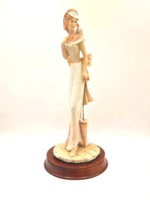 Angol Leonardo Elegance hölgy figura ernyővel 28cm