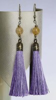 Új, handmade lila színű selyembojtos fülbevaló roppantott hegyikristály ásványgyönggyel