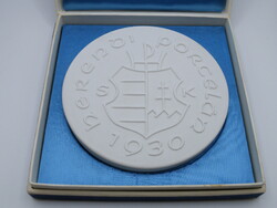 K587 Herendi porcelán 11 cm nagyméretű festetlen plakett jelzett díszdobozában