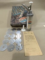 Retro "Universal" süteménykinyomó készlet – Hiánytalan, Újszerű állapotban!