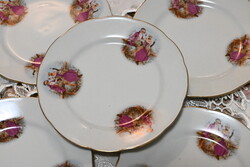6 db-os porcelán süteményes tányér szett – arany szegéllyel, romantikus mintával – 17,5 cm