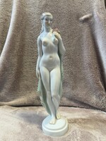 Herendi Akt lepellel